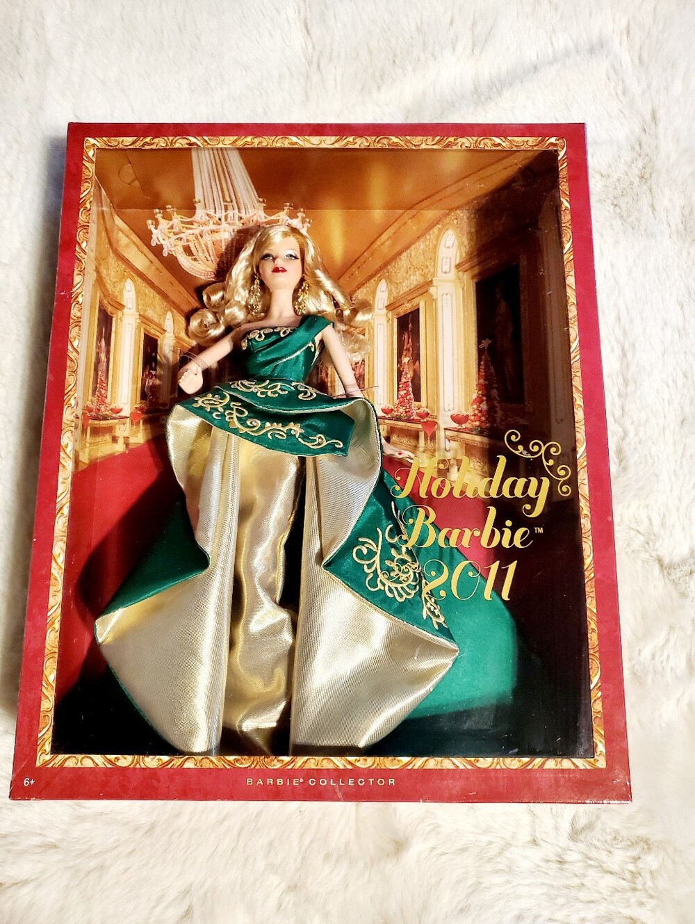 2011 Holiday Barbie Doll (Blonde, Emerald Gown) #T7914 New Sealed from Factory
